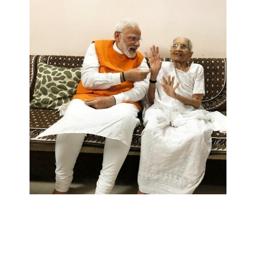 मां के निधन के बाद पीएम मोदी ने लिखी 17 पन्नों की चिट्ठी, मनोज मुंतशिर ने साझा किया भावनात्मक अनुभव